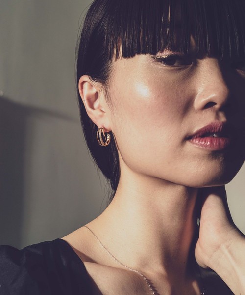 アクセサリー ピアス 両耳用 ハグピアス ビジュー ピアス 両耳用 Ete エテ のファッション