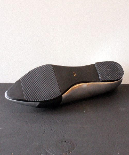 BEAUTY&YOUTH UNITED ARROWS（ビューティーアンドユースユナイテッドアローズ）の「BYTF ∵レザーエラスティック ポインテッドトゥフラット¨◆（パンプス・レディース・ブラック/シルバー・37/36h/37h/38/36）」の14枚目の写真