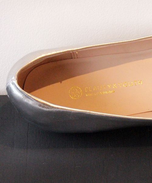 BEAUTY&YOUTH UNITED ARROWS（ビューティーアンドユースユナイテッドアローズ）の「BYTF ∵レザーエラスティック ポインテッドトゥフラット¨◆（パンプス・レディース・ブラック/シルバー・37/36h/37h/38/36）」の10枚目の写真