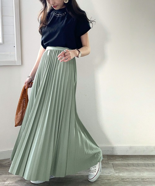 classicalelf（クラシカルエルフ）の「落ち感綺麗。マキシ丈プリーツスカート（スカート・レディース・グリーン/ブラック/モカ/ブルー・MEDIUM）」の6枚目の写真