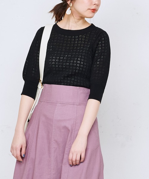 natural couture(ナチュラルクチュール)の「強撚ギャザー袖小花透かしニット(ニット/セーター・レディース・ブラック/ベージュ/アイボリー/ラベンダー・FREE)」の11枚目の写真