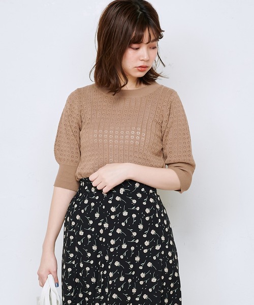 natural couture(ナチュラルクチュール)の「強撚ギャザー袖小花透かしニット(ニット/セーター・レディース・ブラック/ベージュ/アイボリー/ラベンダー・FREE)」の14枚目の写真