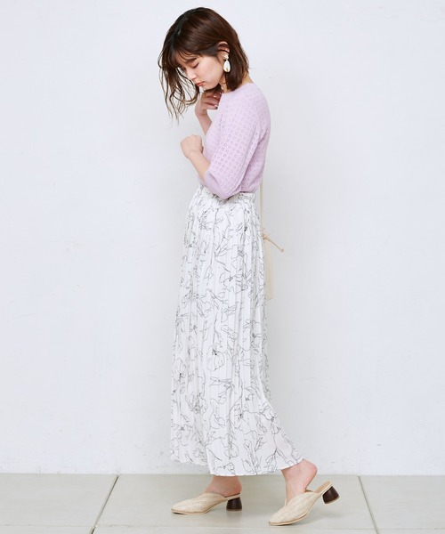 natural couture(ナチュラルクチュール)の「強撚ギャザー袖小花透かしニット(ニット/セーター・レディース・ブラック/ベージュ/アイボリー/ラベンダー・FREE)」の15枚目の写真