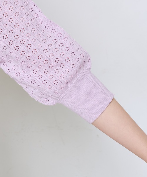 natural couture(ナチュラルクチュール)の「強撚ギャザー袖小花透かしニット(ニット/セーター・レディース・ブラック/ベージュ/アイボリー/ラベンダー・FREE)」の22枚目の写真