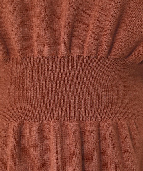 AZUL by moussy(アズールバイマウジー)の「2WAY WAIST SHIRRING KNIT PO/2WAYウエストシリングニットプルオーバー【MOOK52掲載 90483】(ニット/セーター・レディース・ダークオレンジ/ライトベージュ/ブラック・SMALL/MEDIUM)」の5枚目の写真