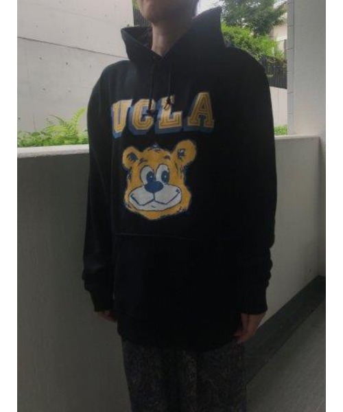 UCLA(ユーシーエルエー)の「UCLA/ユーシーエルエー ベアーカレッジプリント プルパーカー(パーカー・メンズ・ブラック/ネイビー・MEDIUM/LARGE)」の7枚目の写真