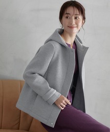 圧倒的な軽さが魅力のショートパーカーコート
