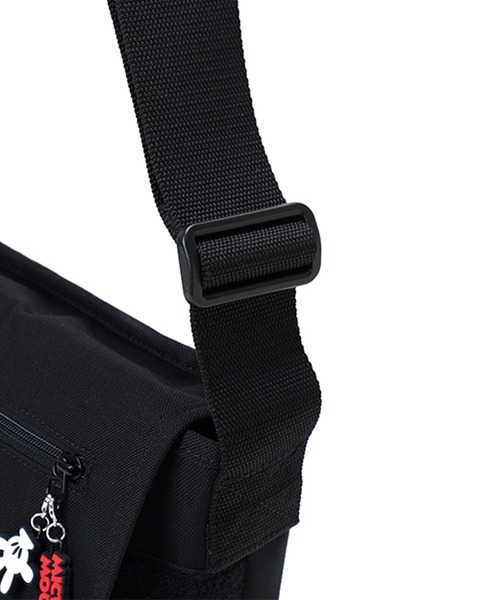 Manhattan Portage(マンハッタンポーテージ)の「Casual Messenger Bag JR Mickey Mouse 2020(メッセンジャーバッグ・メンズ・ブラック・SMALL)」の11枚目の写真