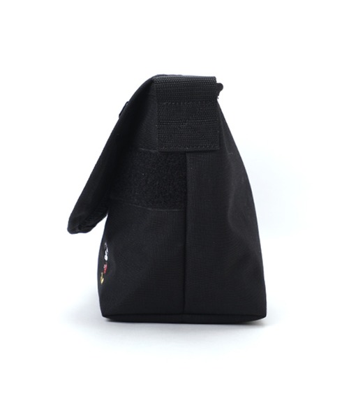 Manhattan Portage(マンハッタンポーテージ)の「Casual Messenger Bag JR Mickey Mouse 2020(メッセンジャーバッグ・メンズ・ブラック・SMALL)」の4枚目の写真