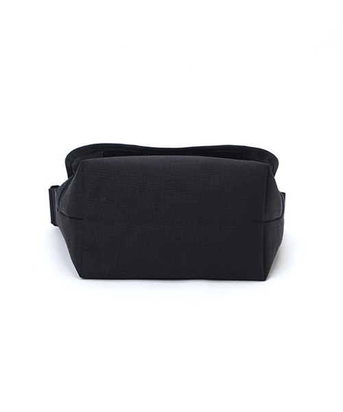 Manhattan Portage(マンハッタンポーテージ)の「Casual Messenger Bag JR Mickey Mouse 2020(メッセンジャーバッグ・メンズ・ブラック・SMALL)」の6枚目の写真