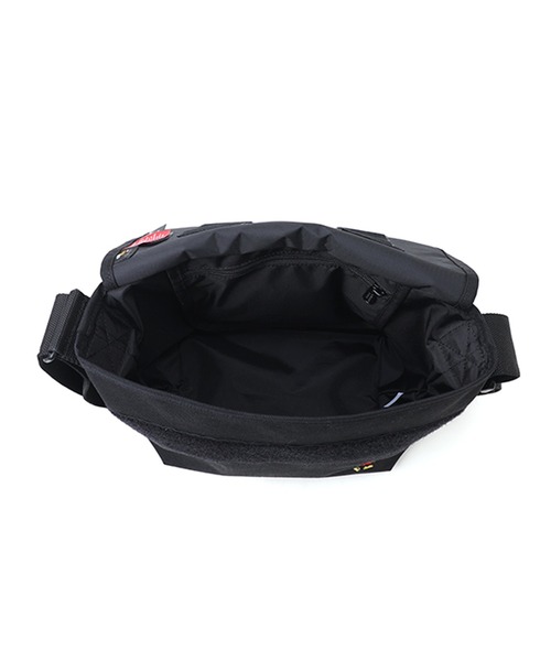 Manhattan Portage(マンハッタンポーテージ)の「Casual Messenger Bag JR Mickey Mouse 2020(メッセンジャーバッグ・メンズ・ブラック・SMALL)」の7枚目の写真