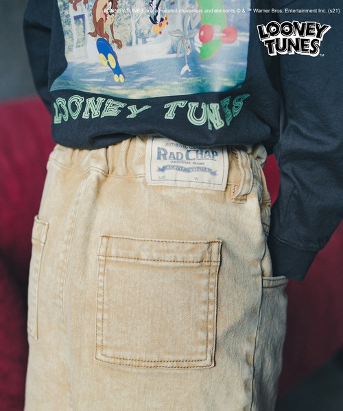 RADCHAP（ラッドチャップ）の「【LOONEY TUNES】スケボーグラフィック長袖Tシャツ（Tシャツ/カットソー・キッズ・チャコールグレー/オフホワイト・130cm/120cm/140cm/110cm/100cm）」の4枚目の写真