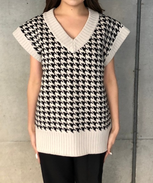 ENVYM（アンビー）の「ハウンドトゥースＫｎｉｔ　Ｖｅｓｔ（ニット/セーター・レディース・ブラック/ベージュ・FREE）」の6枚目の写真