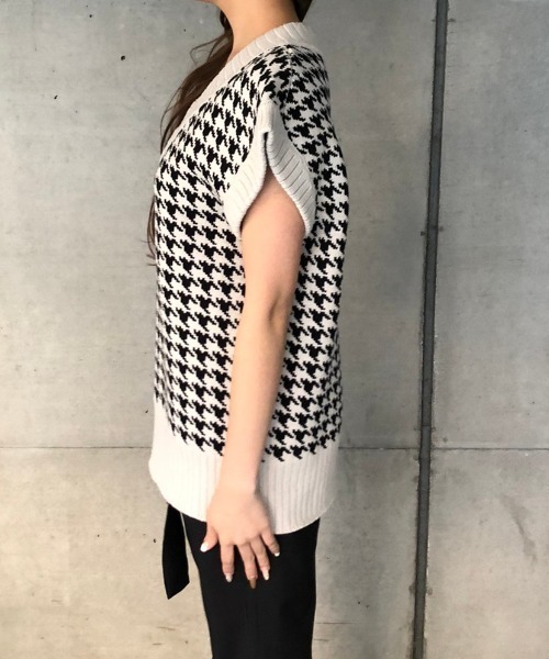ENVYM（アンビー）の「ハウンドトゥースＫｎｉｔ　Ｖｅｓｔ（ニット/セーター・レディース・ブラック/ベージュ・FREE）」の4枚目の写真
