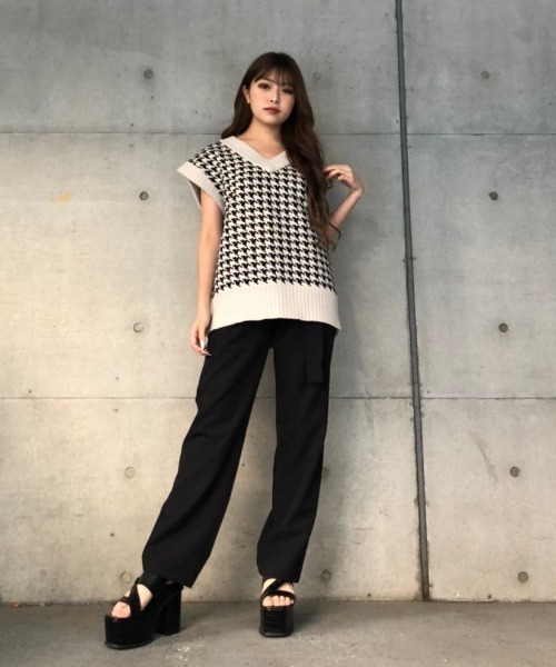 ENVYM（アンビー）の「ハウンドトゥースＫｎｉｔ　Ｖｅｓｔ（ニット/セーター・レディース・ブラック/ベージュ・FREE）」の11枚目の写真