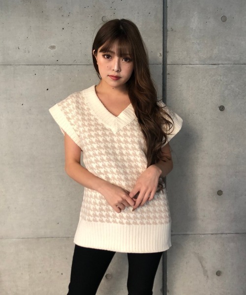 ENVYM（アンビー）の「ハウンドトゥースＫｎｉｔ　Ｖｅｓｔ（ニット/セーター・レディース・ブラック/ベージュ・FREE）」の9枚目の写真
