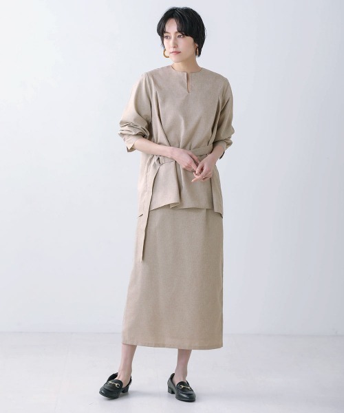 Bou Jeloud(ブージュルード)の「【これ1つできちんと感】ブラウス+タイトスカートセットアップ(シャツ/ブラウス・レディース・ベージュ/ネイビー・38)」の7枚目の写真