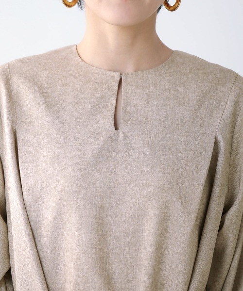 Bou Jeloud(ブージュルード)の「【これ1つできちんと感】ブラウス+タイトスカートセットアップ(シャツ/ブラウス・レディース・ベージュ/ネイビー・38)」の15枚目の写真