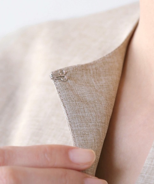 Bou Jeloud(ブージュルード)の「【これ1つできちんと感】ブラウス+タイトスカートセットアップ(シャツ/ブラウス・レディース・ベージュ/ネイビー・38)」の16枚目の写真