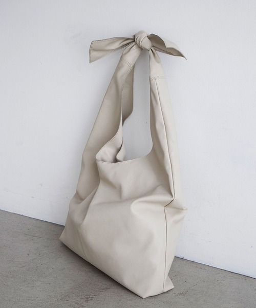 EFOLE（エフォル）の「Knot one handle tote bag / ノット　ワンハンドル　トートバッグ（トートバッグ・レディース・キャメル/ブラック/ライトグレー・FREE）」の15枚目の写真