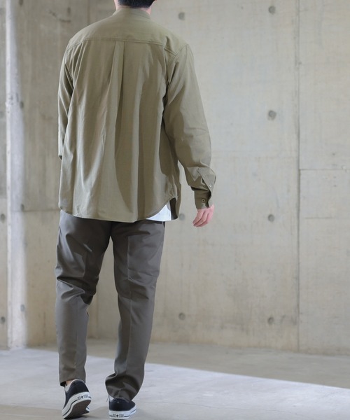 JOHN'S CLOSET(ジョンズクローゼット)の「【i】ポリエステルラミーバンドカラー長袖シャツ(シャツ/ブラウス・メンズ・ホワイト/ブラック/ネイビー/ベージュ/カーキ・MEDIUM/LARGE/X-LARGE)」の17枚目の写真