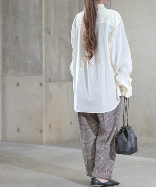 JOHN'S CLOSET(ジョンズクローゼット)の「【i】ポリエステルラミーバンドカラー長袖シャツ(シャツ/ブラウス・メンズ・ホワイト/ブラック/ネイビー/ベージュ/カーキ・MEDIUM/LARGE/X-LARGE)」の11枚目の写真