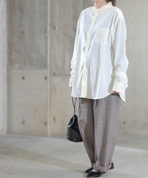 JOHN'S CLOSET(ジョンズクローゼット)の「【i】ポリエステルラミーバンドカラー長袖シャツ(シャツ/ブラウス・メンズ・ホワイト/ブラック/ネイビー/ベージュ/カーキ・MEDIUM/LARGE/X-LARGE)」の13枚目の写真