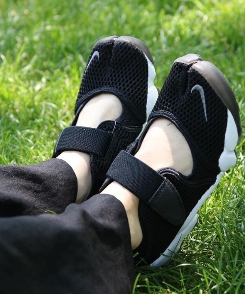 NIKE(ナイキ)の「NIKE WMNS AIR RIFT BR ナイキ エア リフト 848386-001(スニーカー・レディース・ブラック・22cm/26cm/27cm/28cm/29cm/23㎝/24㎝/25㎝)」の15枚目の写真