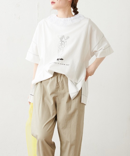 PUAL CE CIN（ピュアルセシン）の「配色ステッチプリントシャツ（Tシャツ/カットソー・レディース・チャコールグレー/ブルー系その他/ホワイト/ベージュ・FREE）」の2枚目の写真