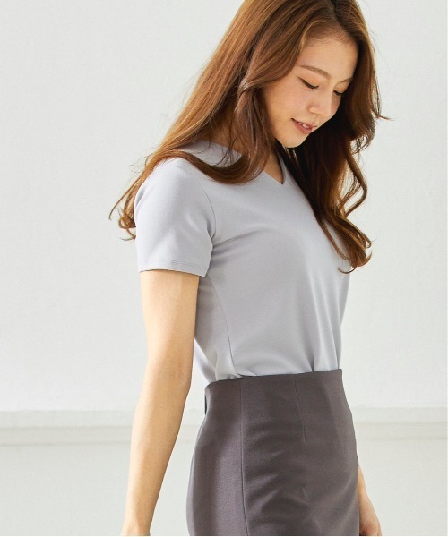 12Twelve Agenda(トゥエルブ アジェンダ)の「Vネック半袖Tシャツ(Tシャツ/カットソー・レディース・チャコールグレー/ライトグレー/ライトブルー/モカ/ダークブラウン/ブラック・M)」の22枚目の写真