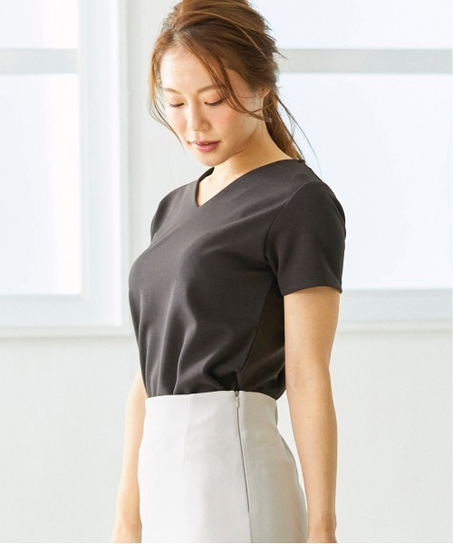 12Twelve Agenda(トゥエルブ アジェンダ)の「Vネック半袖Tシャツ(Tシャツ/カットソー・レディース・チャコールグレー/ライトグレー/ライトブルー/モカ/ダークブラウン/ブラック・M)」の8枚目の写真
