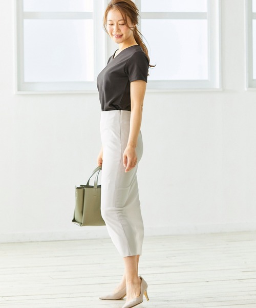 12Twelve Agenda(トゥエルブ アジェンダ)の「Vネック半袖Tシャツ(Tシャツ/カットソー・レディース・チャコールグレー/ライトグレー/ライトブルー/モカ/ダークブラウン/ブラック・M)」の15枚目の写真