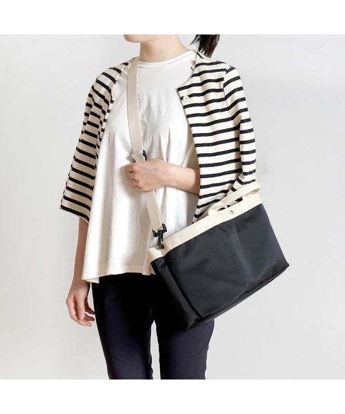 10mois(ディモワ)の「10mois PATTO SATTO TOTE N-line(マザーズバッグ・レディース・ブラック・ONE SIZE)」の9枚目の写真