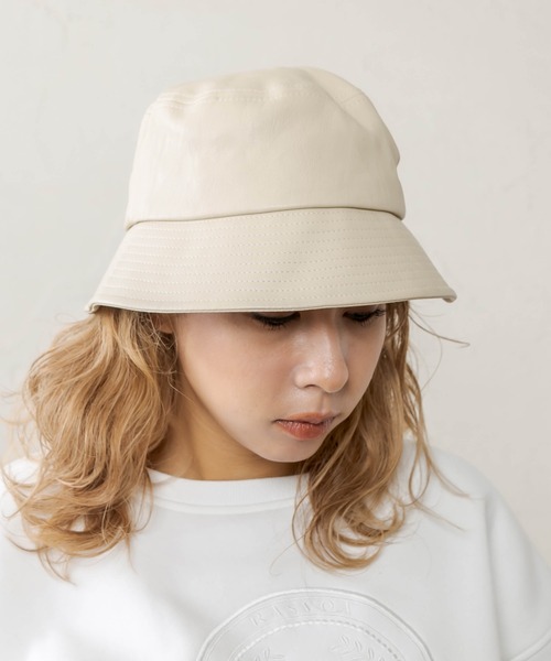 RASVOA(ラスボア)の「フェイクレザーダウンブリムバケハ(ハット・レディース・ブラック/アイボリー・FREE)」の1枚目の写真