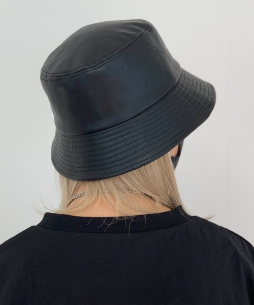 RASVOA(ラスボア)の「フェイクレザーダウンブリムバケハ(ハット・レディース・ブラック/アイボリー・FREE)」の5枚目の写真