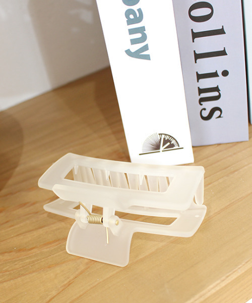 MODE ROBE（モードローブ）の「マットヘアクリップ（バレッタ/ヘアクリップ・レディース・ライトベージュ/ピンク/アイボリー・FREE）」の13枚目の写真