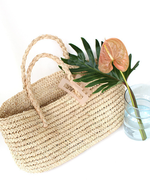 MODE ROBE（モードローブ）の「マットヘアクリップ（バレッタ/ヘアクリップ・レディース・ライトベージュ/ピンク/アイボリー・FREE）」の7枚目の写真