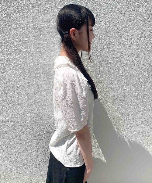 Hamble by Par Avion(ハンブルバイパラビオン)の「レース衿Teeブラウス(Tシャツ/カットソー・レディース・オフホワイト/ブラック・ONESIZE)」の6枚目の写真