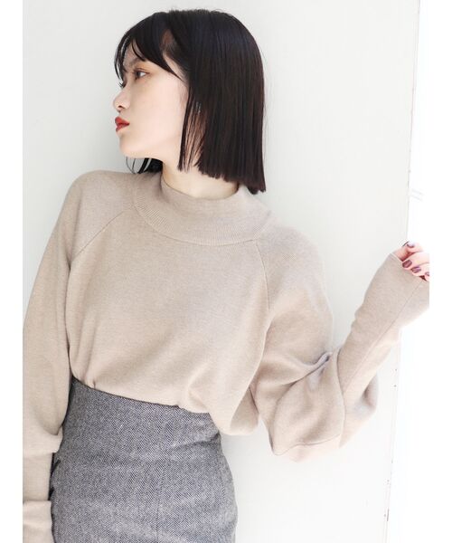 MURUA(ムルーア)の「モダンボトルネックニット(ニット/セーター・レディース・ブラック/ベージュ/ブルー/アイボリー/モカ・FREE)」の4枚目の写真
