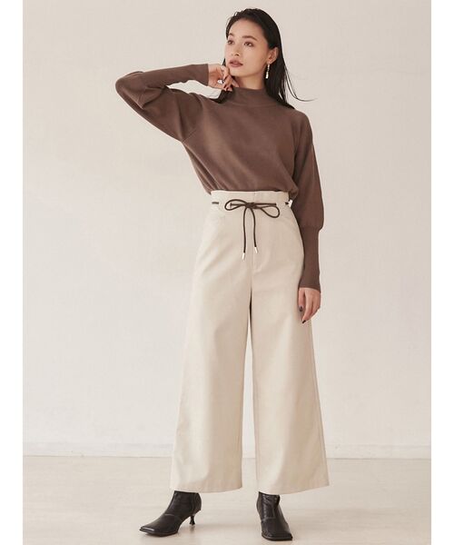 MURUA(ムルーア)の「モダンボトルネックニット(ニット/セーター・レディース・ブラック/ベージュ/ブルー/アイボリー/モカ・FREE)」の8枚目の写真