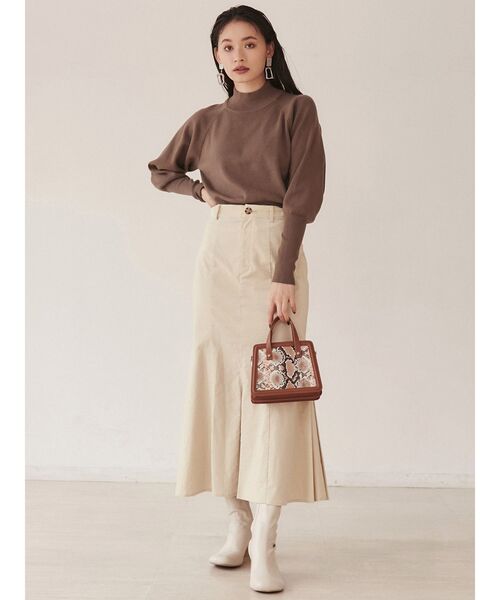 MURUA(ムルーア)の「モダンボトルネックニット(ニット/セーター・レディース・ブラック/ベージュ/ブルー/アイボリー/モカ・FREE)」の14枚目の写真