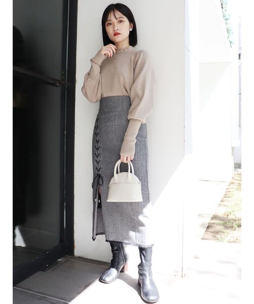 MURUA(ムルーア)の「モダンボトルネックニット(ニット/セーター・レディース・ブラック/ベージュ/ブルー/アイボリー/モカ・FREE)」の9枚目の写真