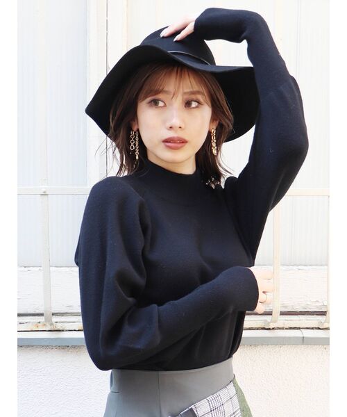 MURUA(ムルーア)の「モダンボトルネックニット(ニット/セーター・レディース・ブラック/ベージュ/ブルー/アイボリー/モカ・FREE)」の18枚目の写真