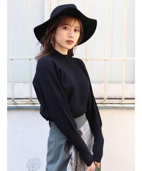 MURUA(ムルーア)の「モダンボトルネックニット(ニット/セーター・レディース・ブラック/ベージュ/ブルー/アイボリー/モカ・FREE)」の13枚目の写真