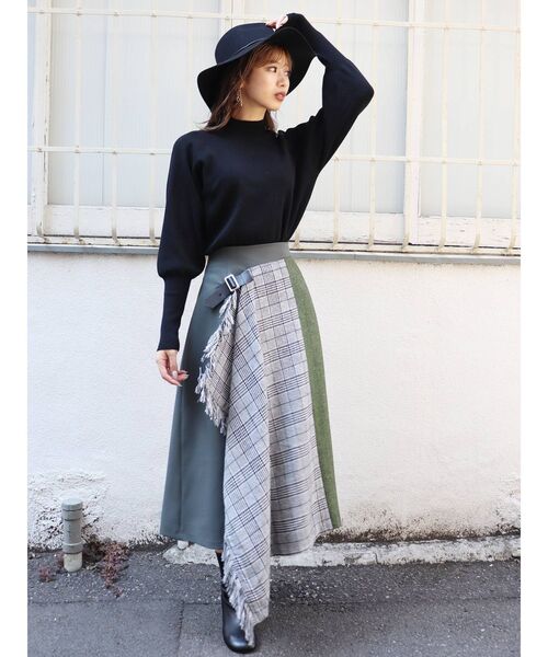 MURUA(ムルーア)の「モダンボトルネックニット(ニット/セーター・レディース・ブラック/ベージュ/ブルー/アイボリー/モカ・FREE)」の19枚目の写真