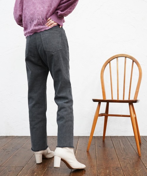 Cheek(チーク)の「ピンタックカラーデニムパンツ(デニムパンツ・レディース・チャコールグレー/ブラウン/ネイビー・SMALL/MEDIUM)」の6枚目の写真