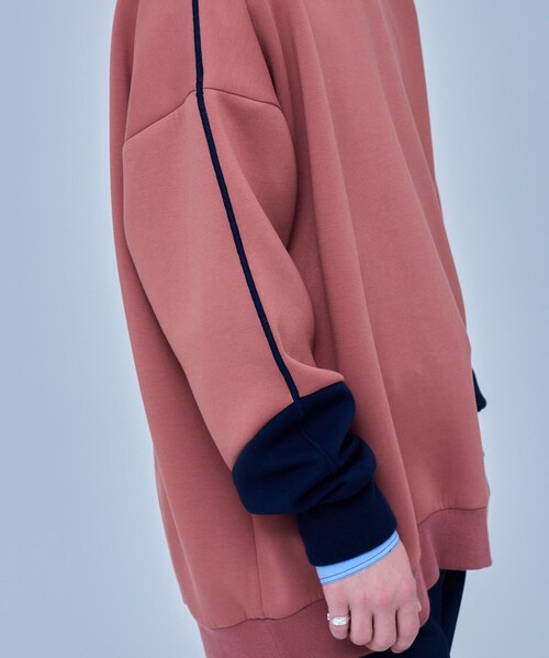 UNITED TOKYO（ユナイテッドトウキョウ）の「ドレープダンボールオーバーサイズクルー（スウェット・メンズ・ブラック/グレー/アイボリー/ブラウン・FREE）」の13枚目の写真