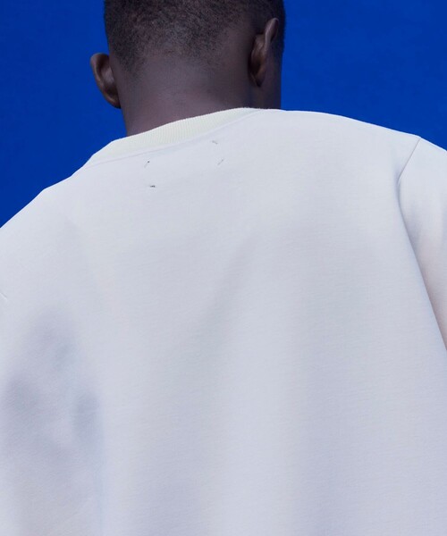 UNITED TOKYO（ユナイテッドトウキョウ）の「ドレープダンボールオーバーサイズクルー（スウェット・メンズ・ブラック/グレー/アイボリー/ブラウン・FREE）」の8枚目の写真