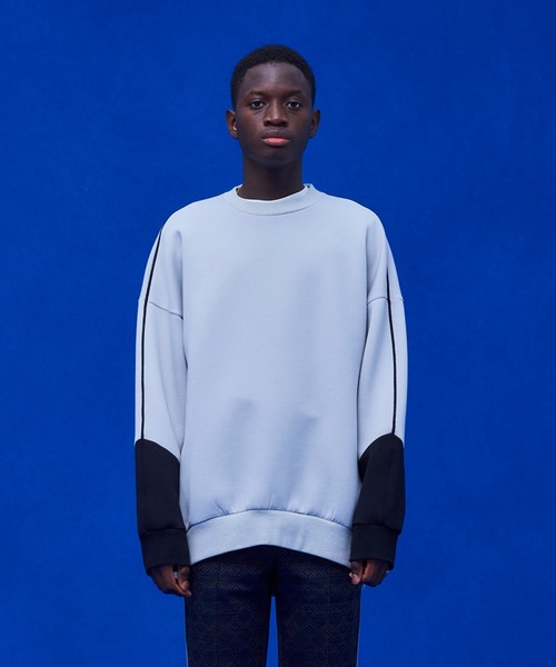 UNITED TOKYO（ユナイテッドトウキョウ）の「ドレープダンボールオーバーサイズクルー（スウェット・メンズ・ブラック/グレー/アイボリー/ブラウン・FREE）」の4枚目の写真