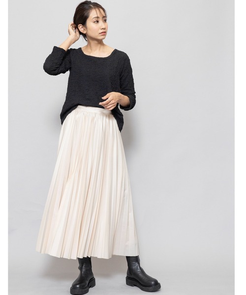 mili an deni（ミリアンデニ）の「フェイクレザープリーツマキシスカート（スカート・レディース・アッシュグレー/ブラック/ブルー/アイボリー・M）」の9枚目の写真
